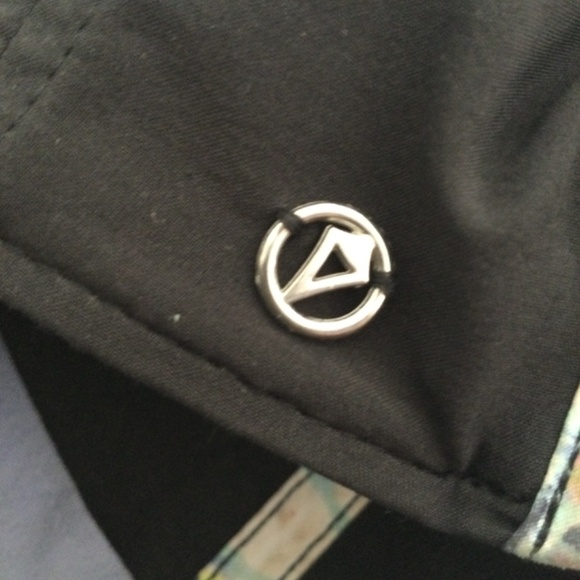 2pc girls Ivivva hats - Picture 5 of 7